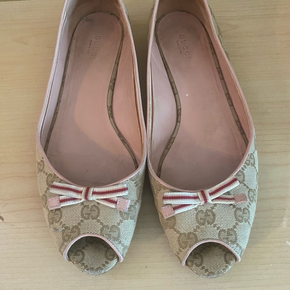 Gucci Pink and Tan Flats with Bow Detail